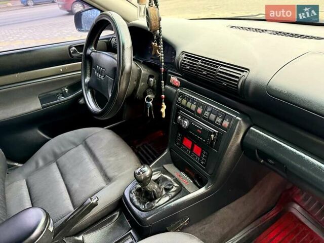 Синий Ауди А4, объемом двигателя 1.8 л и пробегом 321 тыс. км за 3400 $, фото 43 на Automoto.ua