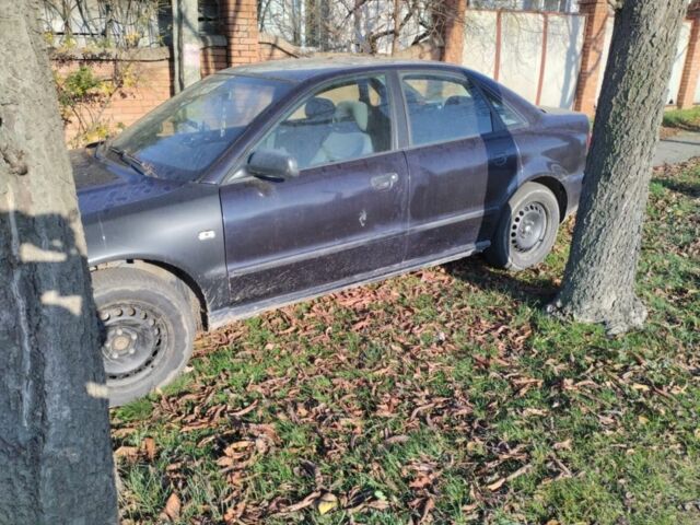 Синий Ауди А4, объемом двигателя 1.9 л и пробегом 300 тыс. км за 1666 $, фото 1 на Automoto.ua