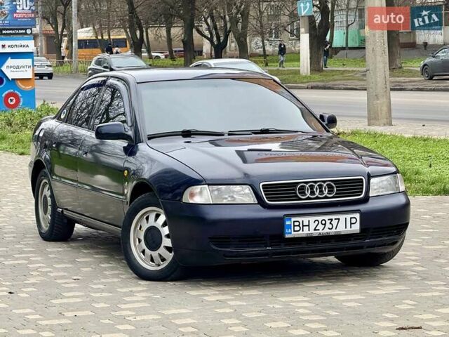 Синий Ауди А4, объемом двигателя 1.8 л и пробегом 321 тыс. км за 3400 $, фото 27 на Automoto.ua