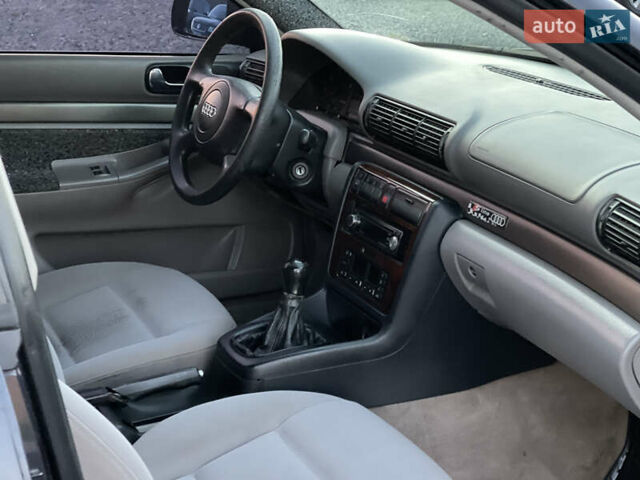 Синий Ауди А4, объемом двигателя 1.6 л и пробегом 484 тыс. км за 2950 $, фото 13 на Automoto.ua