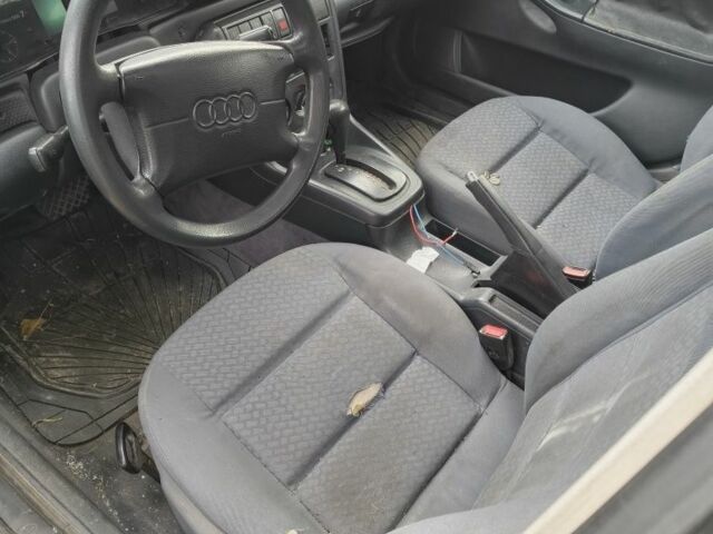 Синий Ауди А4, объемом двигателя 0 л и пробегом 380 тыс. км за 900 $, фото 3 на Automoto.ua