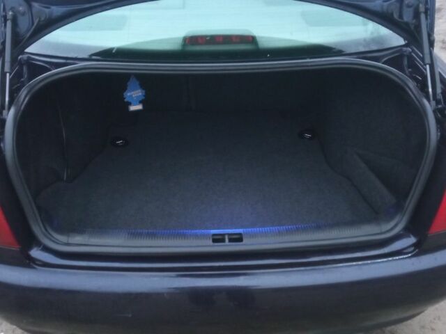 Синий Ауди А4, объемом двигателя 2 л и пробегом 300 тыс. км за 2000 $, фото 10 на Automoto.ua