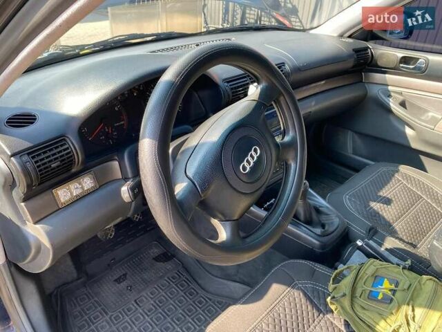 Синий Ауди А4, объемом двигателя 1.6 л и пробегом 280 тыс. км за 3700 $, фото 17 на Automoto.ua