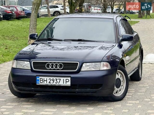 Синий Ауди А4, объемом двигателя 1.8 л и пробегом 321 тыс. км за 3400 $, фото 17 на Automoto.ua