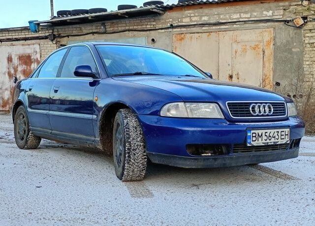 Синий Ауди А4, объемом двигателя 2.5 л и пробегом 390 тыс. км за 2500 $, фото 1 на Automoto.ua