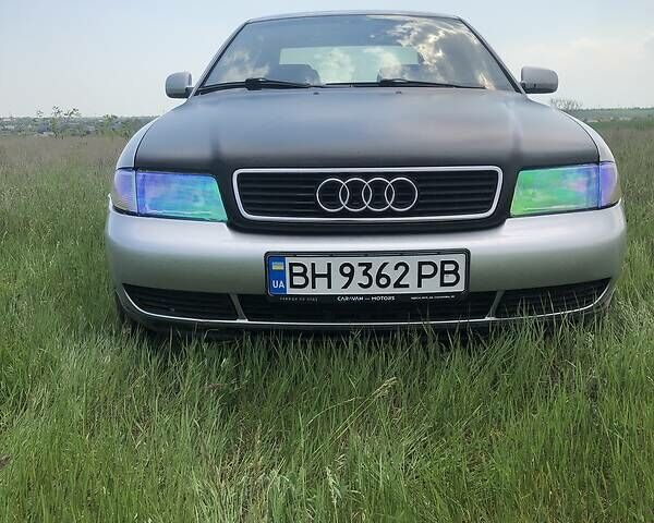 Синій Ауді А4, об'ємом двигуна 1.8 л та пробігом 285 тис. км за 3000 $, фото 6 на Automoto.ua