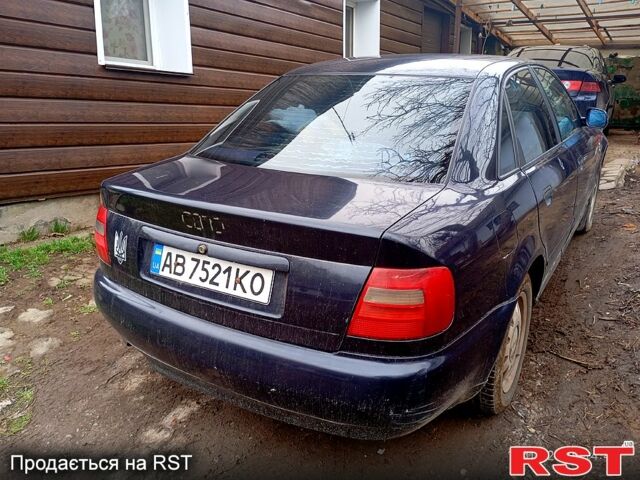 Синий Ауди А4, объемом двигателя 1.6 л и пробегом 342 тыс. км за 2600 $, фото 2 на Automoto.ua