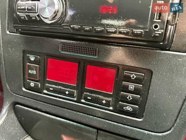 Синий Ауди А4, объемом двигателя 1.8 л и пробегом 321 тыс. км за 3400 $, фото 48 на Automoto.ua