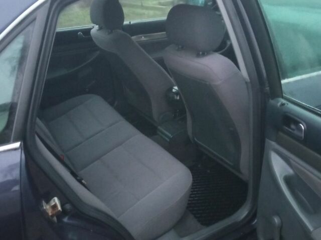 Синий Ауди А4, объемом двигателя 2 л и пробегом 300 тыс. км за 2000 $, фото 9 на Automoto.ua