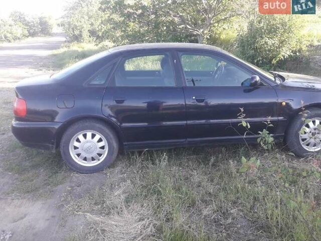 Синий Ауди А4, объемом двигателя 1.9 л и пробегом 433 тыс. км за 4200 $, фото 1 на Automoto.ua