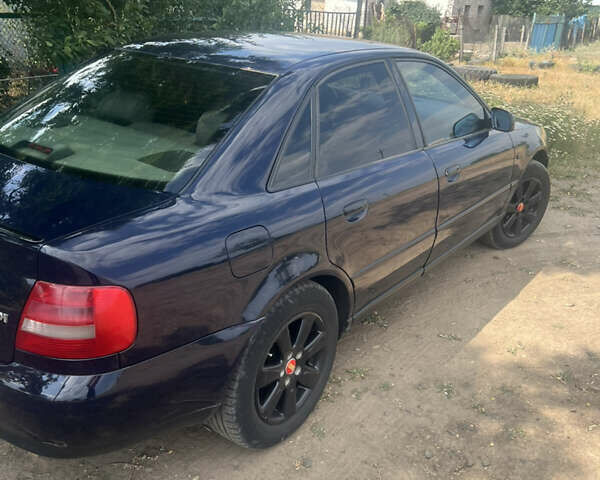 Синий Ауди А4, объемом двигателя 1.9 л и пробегом 279 тыс. км за 4950 $, фото 6 на Automoto.ua