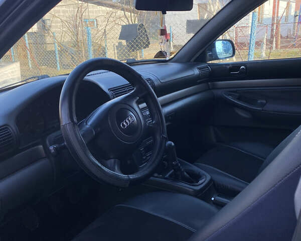 Синій Ауді А4, об'ємом двигуна 1.6 л та пробігом 36 тис. км за 3000 $, фото 13 на Automoto.ua