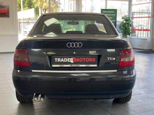 Синий Ауди А4, объемом двигателя 1.9 л и пробегом 312 тыс. км за 3990 $, фото 10 на Automoto.ua