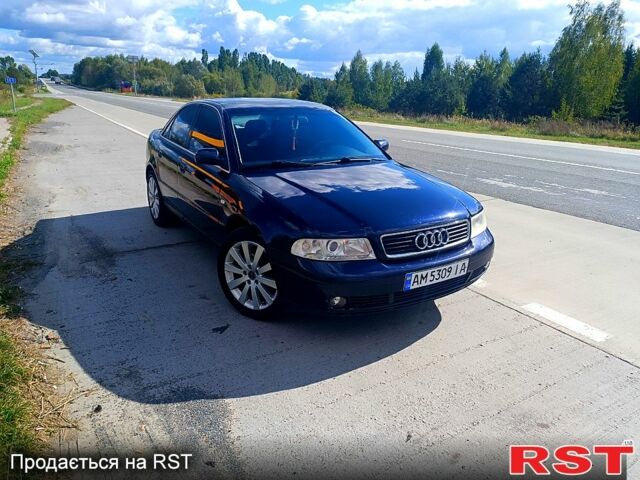 Синій Ауді А4, об'ємом двигуна 1.8 л та пробігом 348 тис. км за 4500 $, фото 1 на Automoto.ua
