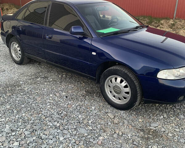 Синий Ауди А4, объемом двигателя 1.8 л и пробегом 305 тыс. км за 3700 $, фото 2 на Automoto.ua