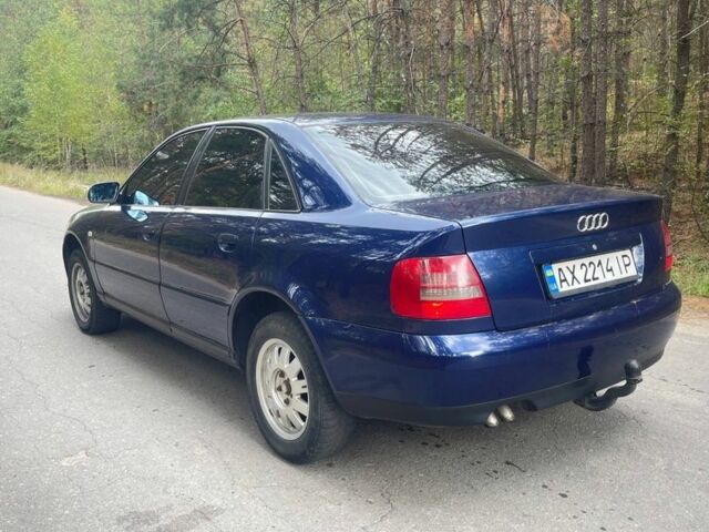 Синий Ауди А4, объемом двигателя 1.9 л и пробегом 260 тыс. км за 3900 $, фото 4 на Automoto.ua