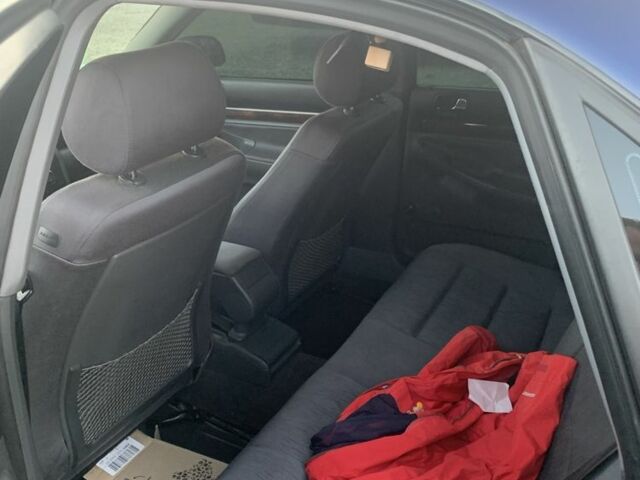 Синій Ауді А4, об'ємом двигуна 1.8 л та пробігом 308 тис. км за 3600 $, фото 5 на Automoto.ua