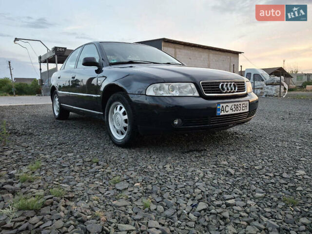 Синий Ауди А4, объемом двигателя 1.6 л и пробегом 218 тыс. км за 3850 $, фото 1 на Automoto.ua