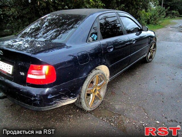 Синій Ауді А4, об'ємом двигуна 1.8 л та пробігом 0 тис. км за 3200 $, фото 3 на Automoto.ua