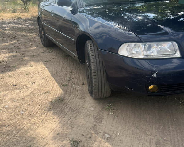 Синий Ауди А4, объемом двигателя 1.9 л и пробегом 279 тыс. км за 4950 $, фото 1 на Automoto.ua