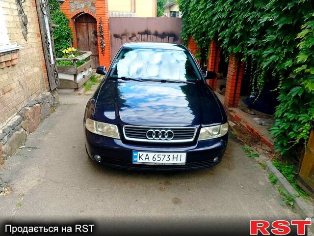 Синий Ауди А4, объемом двигателя 2.4 л и пробегом 323 тыс. км за 3300 $, фото 6 на Automoto.ua