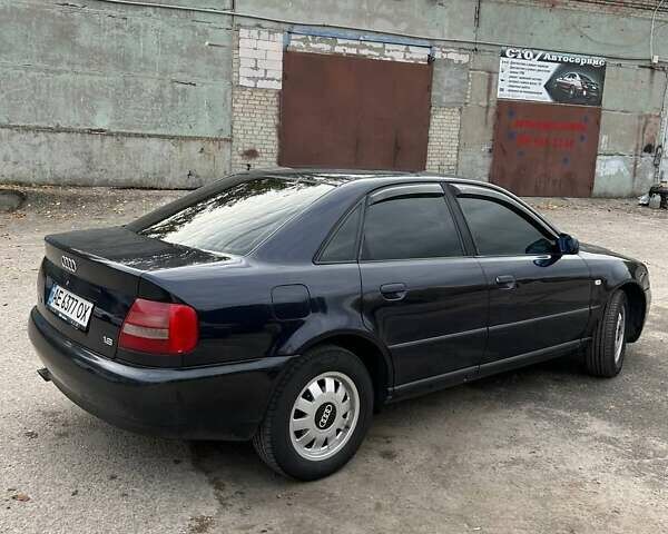 Синий Ауди А4, объемом двигателя 1.6 л и пробегом 420 тыс. км за 3600 $, фото 4 на Automoto.ua