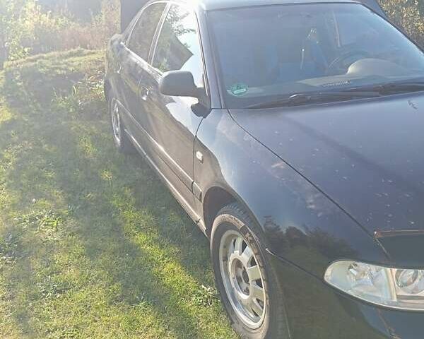 Синій Ауді А4, об'ємом двигуна 1.6 л та пробігом 208 тис. км за 4000 $, фото 21 на Automoto.ua