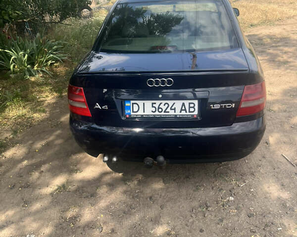 Синий Ауди А4, объемом двигателя 1.9 л и пробегом 279 тыс. км за 4950 $, фото 7 на Automoto.ua
