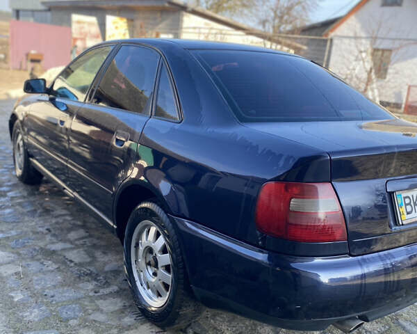 Синій Ауді А4, об'ємом двигуна 1.6 л та пробігом 36 тис. км за 3000 $, фото 6 на Automoto.ua