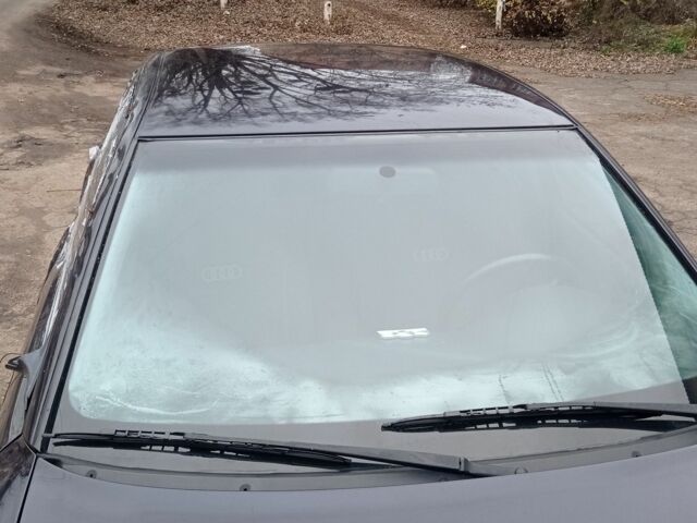 Синий Ауди А4, объемом двигателя 1.6 л и пробегом 200 тыс. км за 1650 $, фото 5 на Automoto.ua