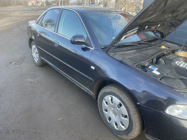 Синий Ауди А4, объемом двигателя 2.4 л и пробегом 217 тыс. км за 3200 $, фото 6 на Automoto.ua