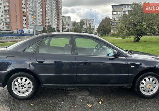 Синій Ауді А4, об'ємом двигуна 1.6 л та пробігом 343 тис. км за 3650 $, фото 3 на Automoto.ua