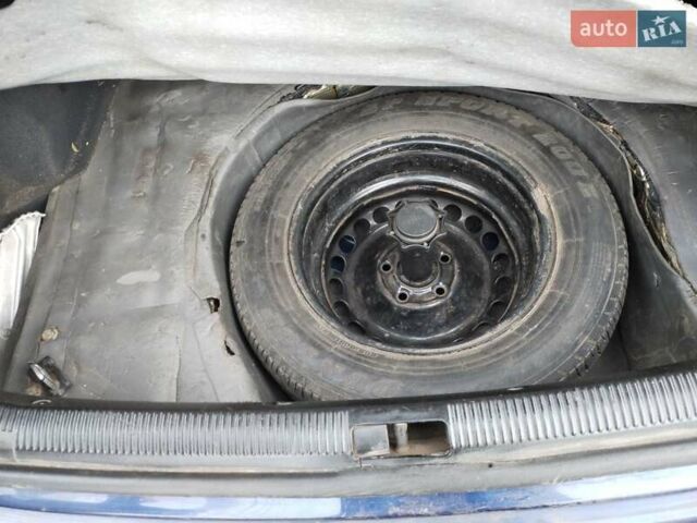 Синий Ауди А4, объемом двигателя 2.5 л и пробегом 271 тыс. км за 4000 $, фото 10 на Automoto.ua