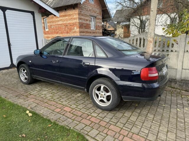 Синій Ауді А4, об'ємом двигуна 1.8 л та пробігом 227 тис. км за 3400 $, фото 2 на Automoto.ua