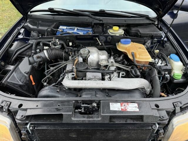 Синій Ауді А4, об'ємом двигуна 2.5 л та пробігом 300 тис. км за 1750 $, фото 7 на Automoto.ua