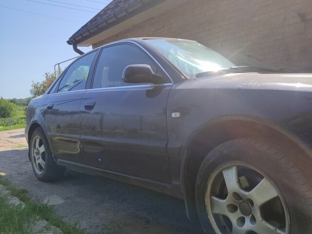 Синий Ауди А4, объемом двигателя 2.5 л и пробегом 370 тыс. км за 3000 $, фото 1 на Automoto.ua