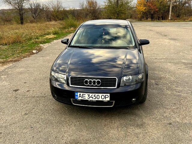 Синий Ауди А4, объемом двигателя 2 л и пробегом 220 тыс. км за 4700 $, фото 2 на Automoto.ua