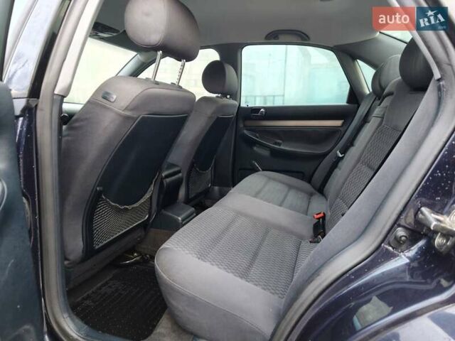 Синій Ауді А4, об'ємом двигуна 1.6 л та пробігом 348 тис. км за 2999 $, фото 17 на Automoto.ua