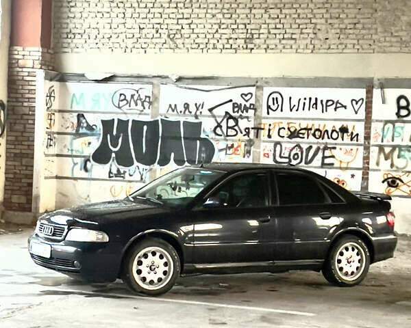 Синий Ауди А4, объемом двигателя 1.9 л и пробегом 380 тыс. км за 3900 $, фото 1 на Automoto.ua