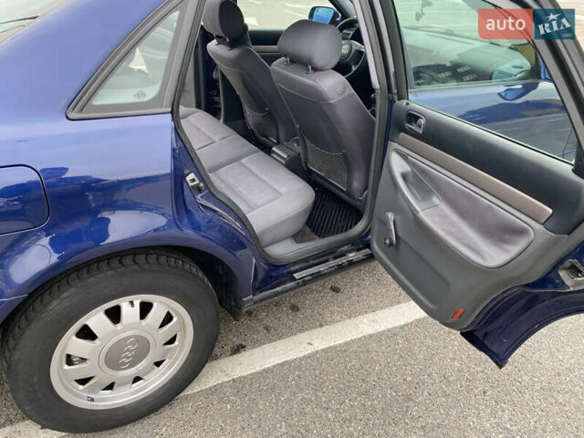 Синий Ауди А4, объемом двигателя 1.8 л и пробегом 167 тыс. км за 5200 $, фото 12 на Automoto.ua