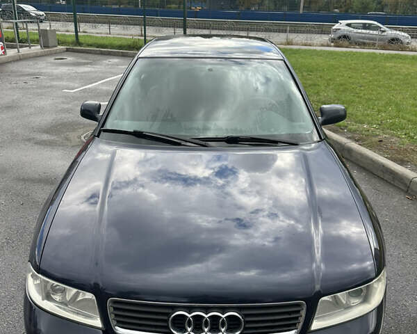 Синій Ауді А4, об'ємом двигуна 1.6 л та пробігом 343 тис. км за 3650 $, фото 1 на Automoto.ua