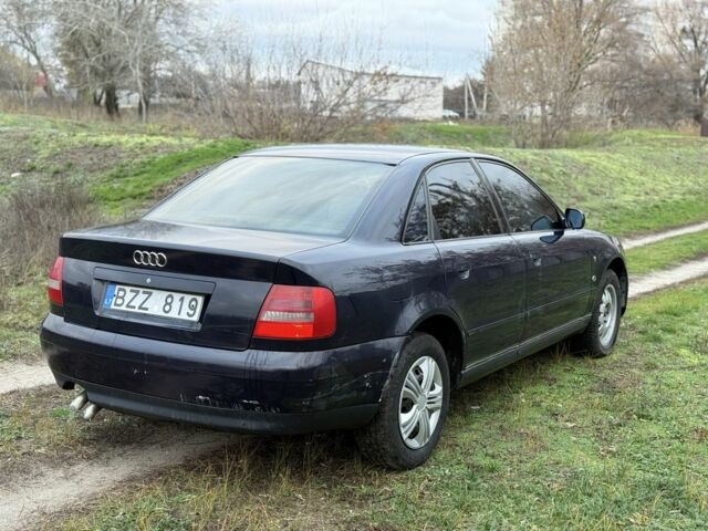Синій Ауді А4, об'ємом двигуна 2.5 л та пробігом 300 тис. км за 1750 $, фото 1 на Automoto.ua