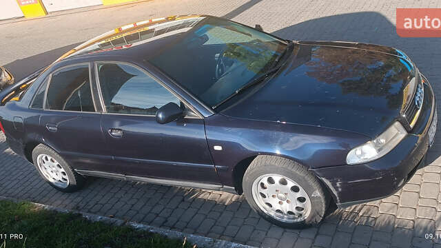 Синий Ауди А4, объемом двигателя 1.9 л и пробегом 380 тыс. км за 3900 $, фото 3 на Automoto.ua