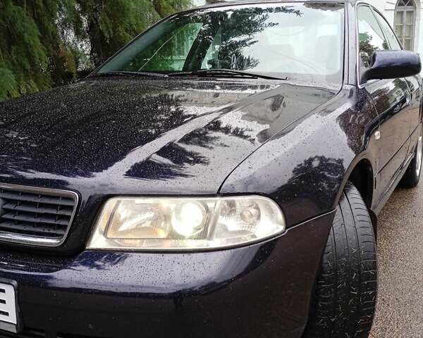 Синий Ауди А4, объемом двигателя 1.6 л и пробегом 317 тыс. км за 4100 $, фото 7 на Automoto.ua
