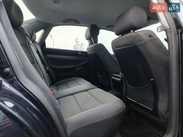 Синій Ауді А4, об'ємом двигуна 1.6 л та пробігом 348 тис. км за 2999 $, фото 16 на Automoto.ua