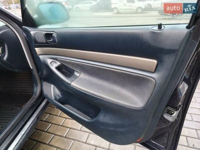 Синій Ауді А4, об'ємом двигуна 1.6 л та пробігом 348 тис. км за 2999 $, фото 15 на Automoto.ua