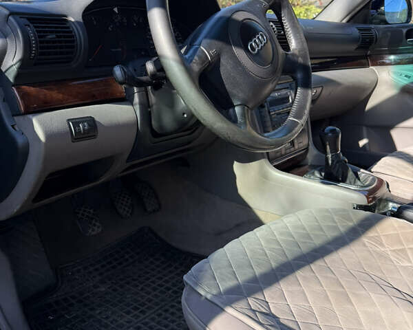 Синий Ауди А4, объемом двигателя 1.9 л и пробегом 260 тыс. км за 2800 $, фото 12 на Automoto.ua