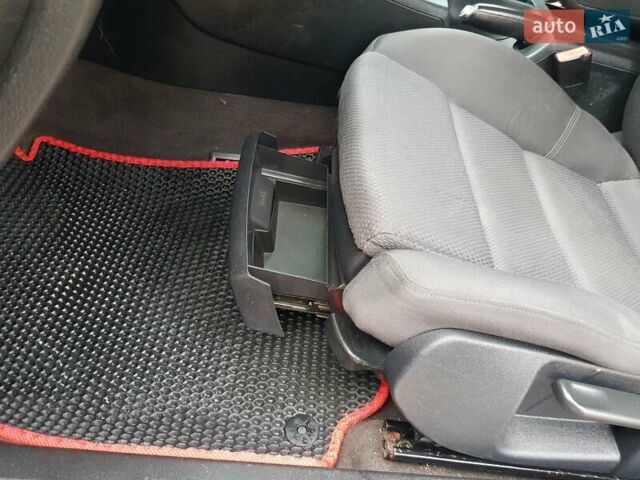 Синій Ауді А4, об'ємом двигуна 1.9 л та пробігом 275 тис. км за 4600 $, фото 33 на Automoto.ua