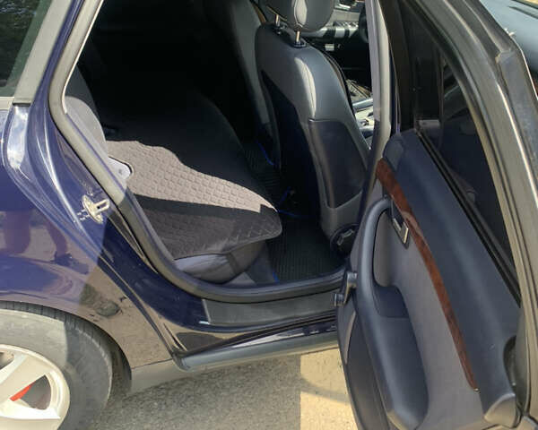 Синий Ауди А4, объемом двигателя 1.98 л и пробегом 200 тыс. км за 4800 $, фото 5 на Automoto.ua