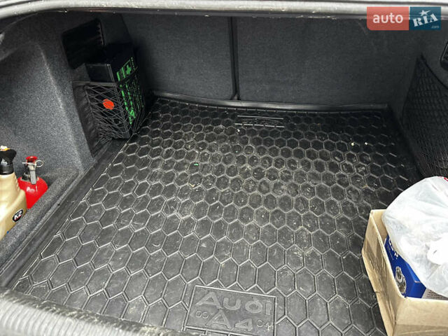 Синій Ауді А4, об'ємом двигуна 1.9 л та пробігом 294 тис. км за 4900 $, фото 18 на Automoto.ua